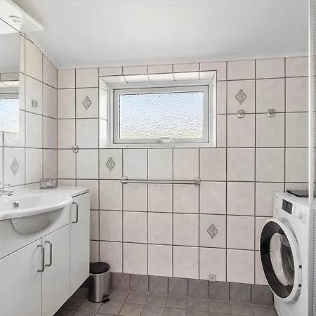 6841-allinge-krolle-bollevej-12 بيت للعطل